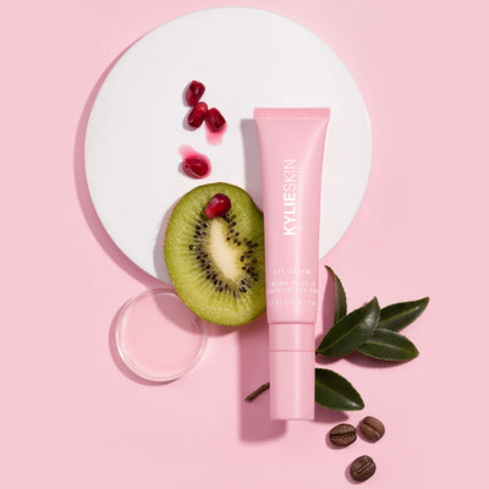 Kylie Skin 6 Piece Face Care Set Full Size Wash Scrub Toner Serum Moisturizer - Picture 3 of 16